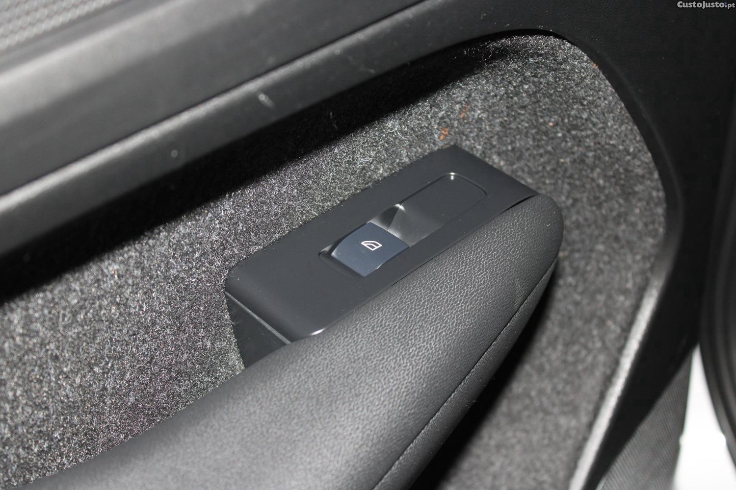Volvo XC 40 T5 1.5 PHEV INSCRIPTION — fotografia 9