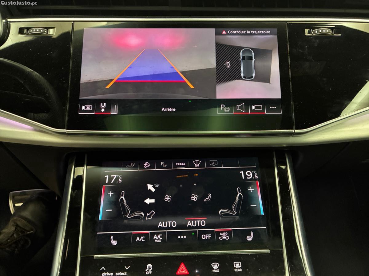 Audi Q8 55 TFSIe quattro Tiptronic S Line — fotografia 3