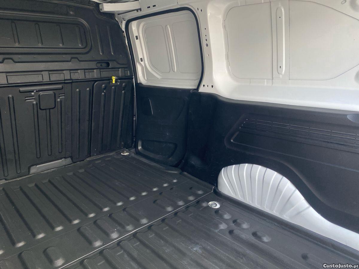 Toyota Proace City 1.5D L2 Comfort — fotografia 7