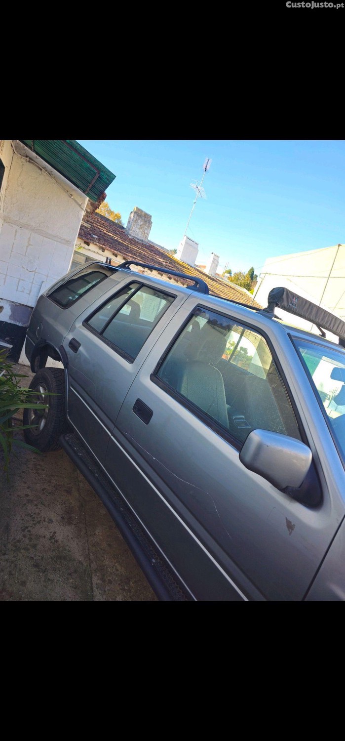Opel Frontera 2.8 — fotografia 2