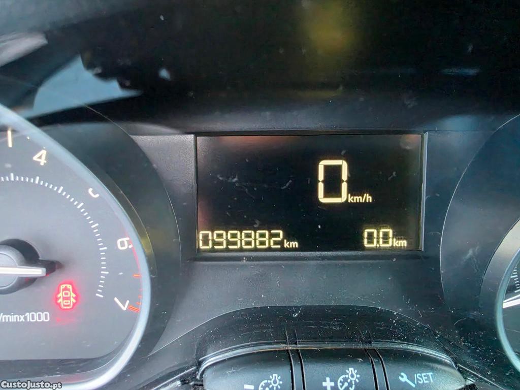 Peugeot 2008 1.2Vti 82Cv 90.000Km Style 06/2018 — fotografia 2