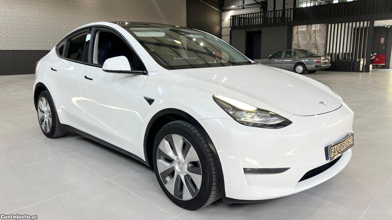 Tesla Model 3 Y — fotografia 11