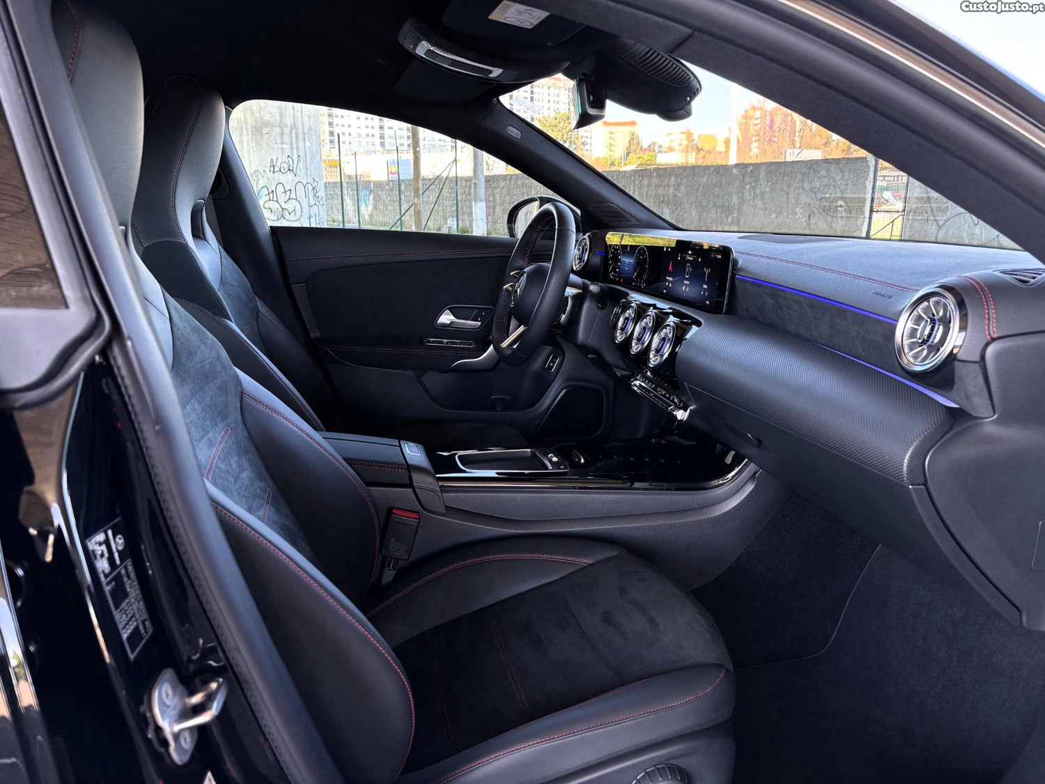 Mercedes-Benz CLA 220 d AMG Line Premium 2023 | 8G-Tronic | 190 CV | 9.000 Km | Garantia Mercedes | Full Extras — fotografia 3