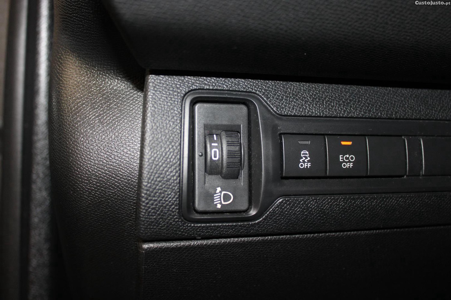 Peugeot 308 1.2 THP 110 — fotografia 23