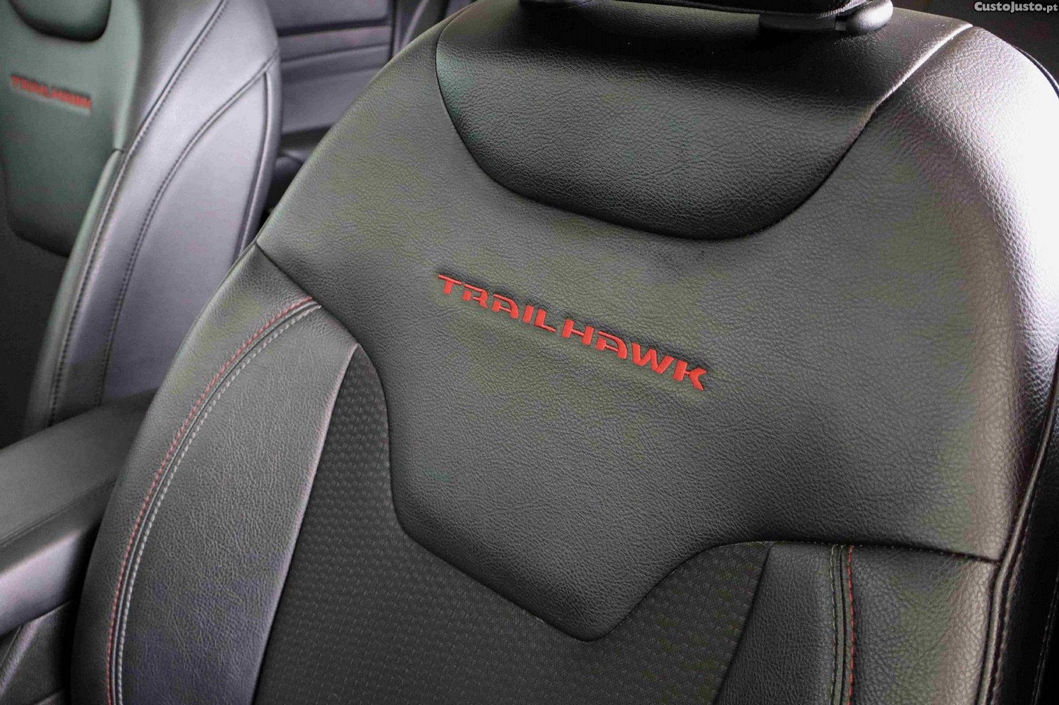 Jeep Compass 1.3 TG Trailhawk — fotografia 25