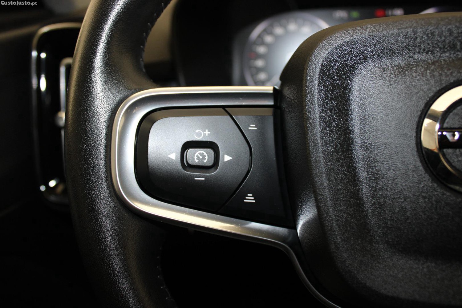 Volvo XC 40 T5 1.5 PHEV INSCRIPTION — fotografia 26