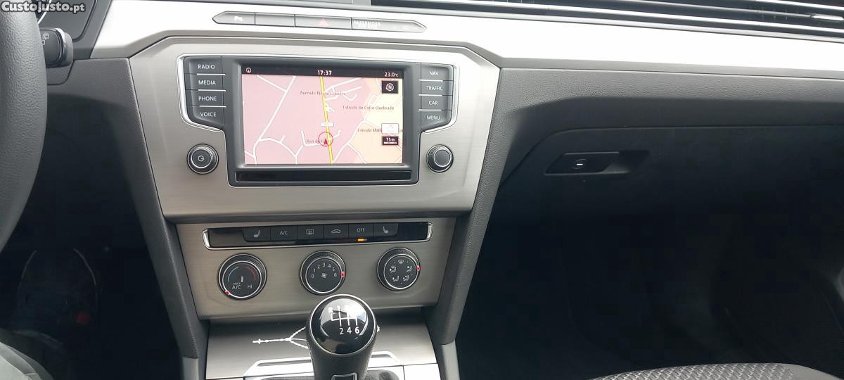 Volkswagen Passat 2.0TDI 150 CV BLUEMOTION — fotografia 7
