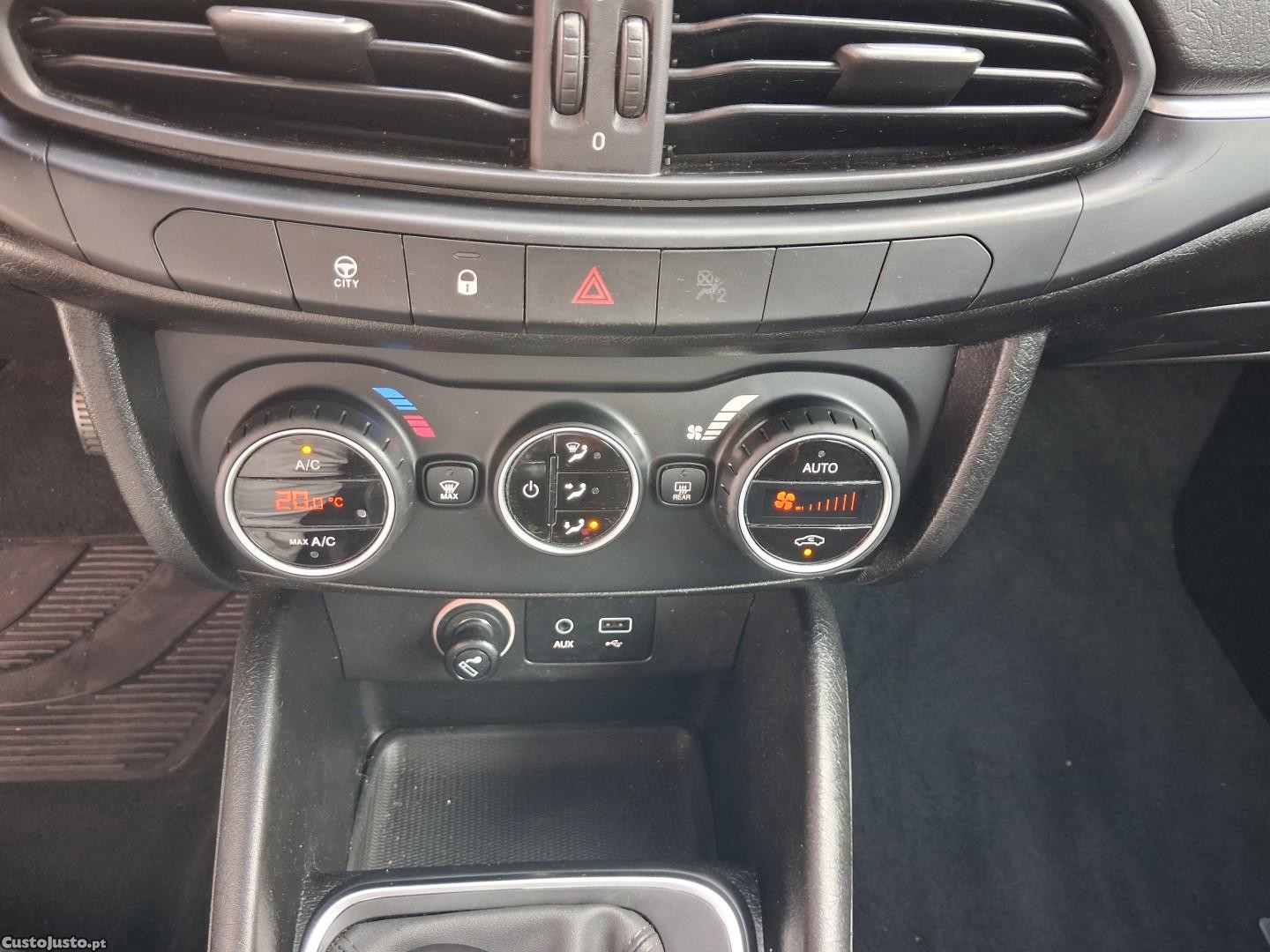 Fiat Tipo 1.4 Lounge — fotografia 2