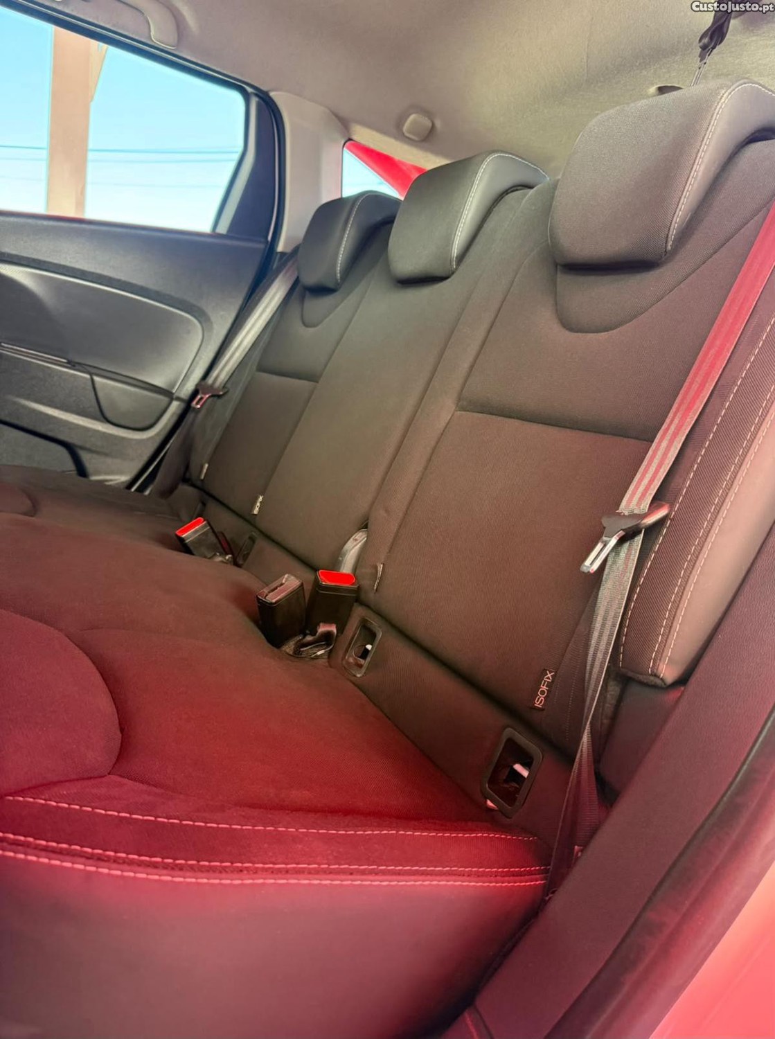 Renault Clio 1.0 TCe Limited — fotografia 5