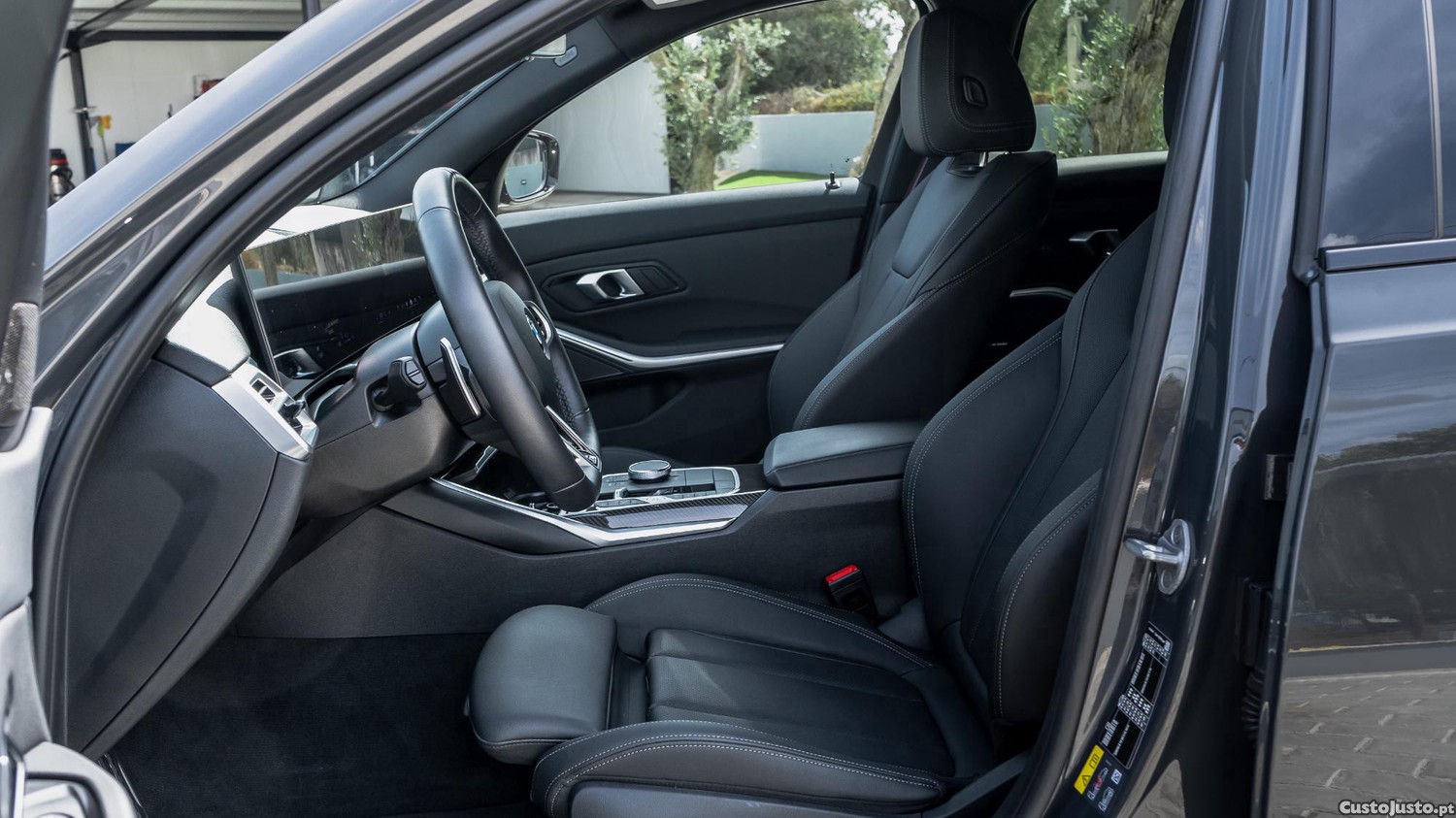 BMW 330 e Pack Desportivo M Pro Auto — fotografia 7
