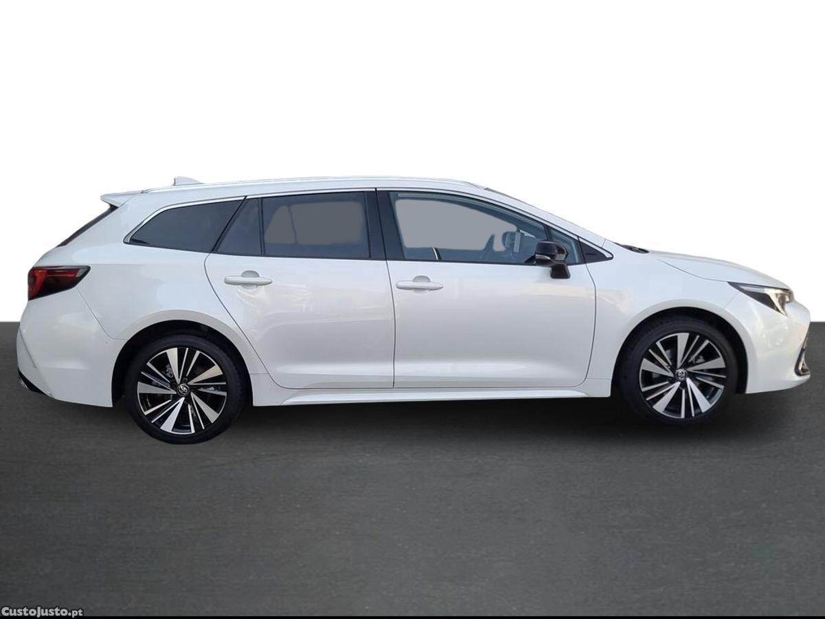 Toyota Corolla TS 1.8 Hybrid Comfort Plus — fotografia 4