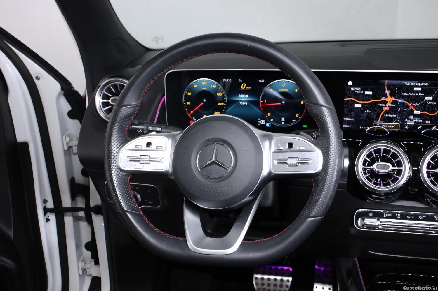 Mercedes-Benz GLB 180 d AMG Line — fotografia 6