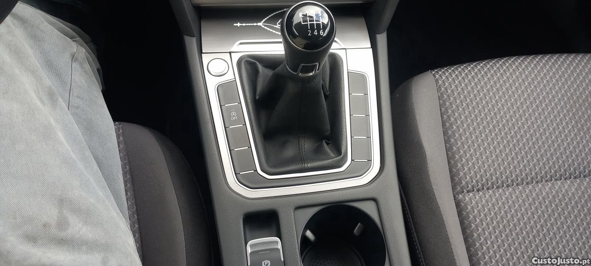 Volkswagen Passat 2.0TDI 150 CV BLUEMOTION — fotografia 10