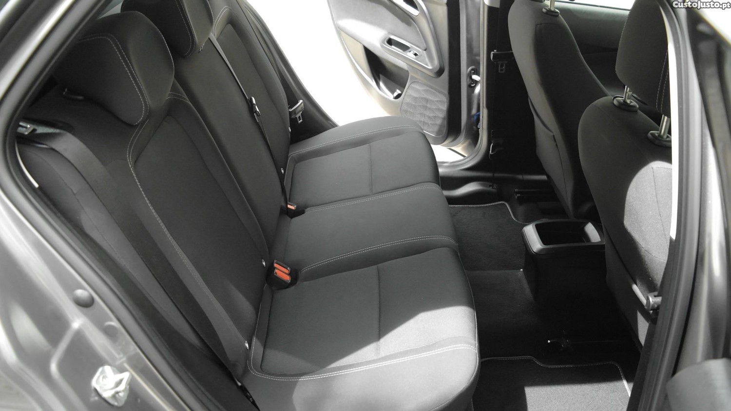 Fiat Tipo 1.3 MultiJet City Life — fotografia 14