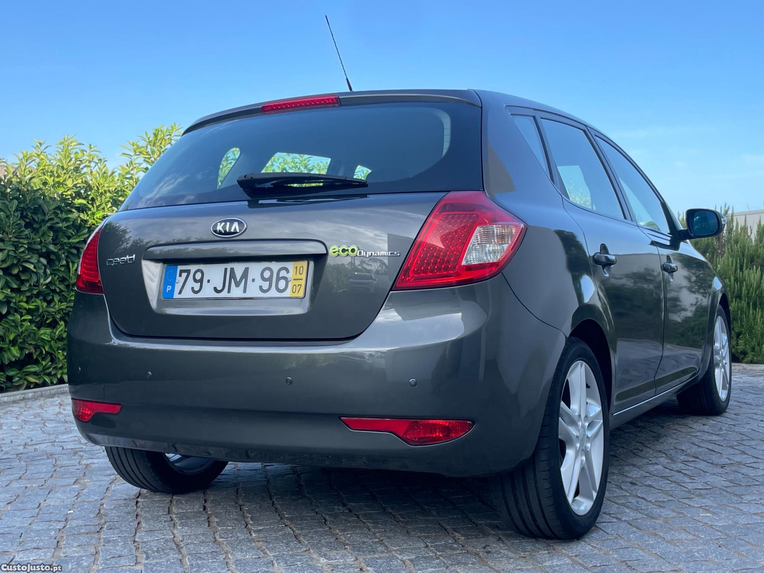 Kia Ceed CRDI EX ECO — fotografia 8