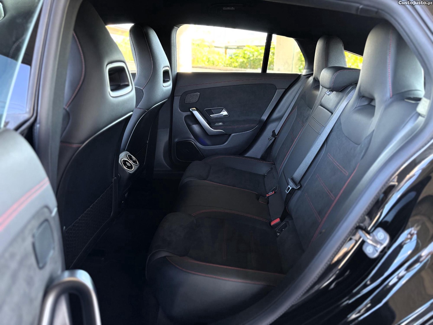 Mercedes-Benz CLA 220 d AMG Line Premium 2023 | 8G-Tronic | 190 CV | 9.000 Km | Garantia Mercedes | Full Extras — fotografia 2