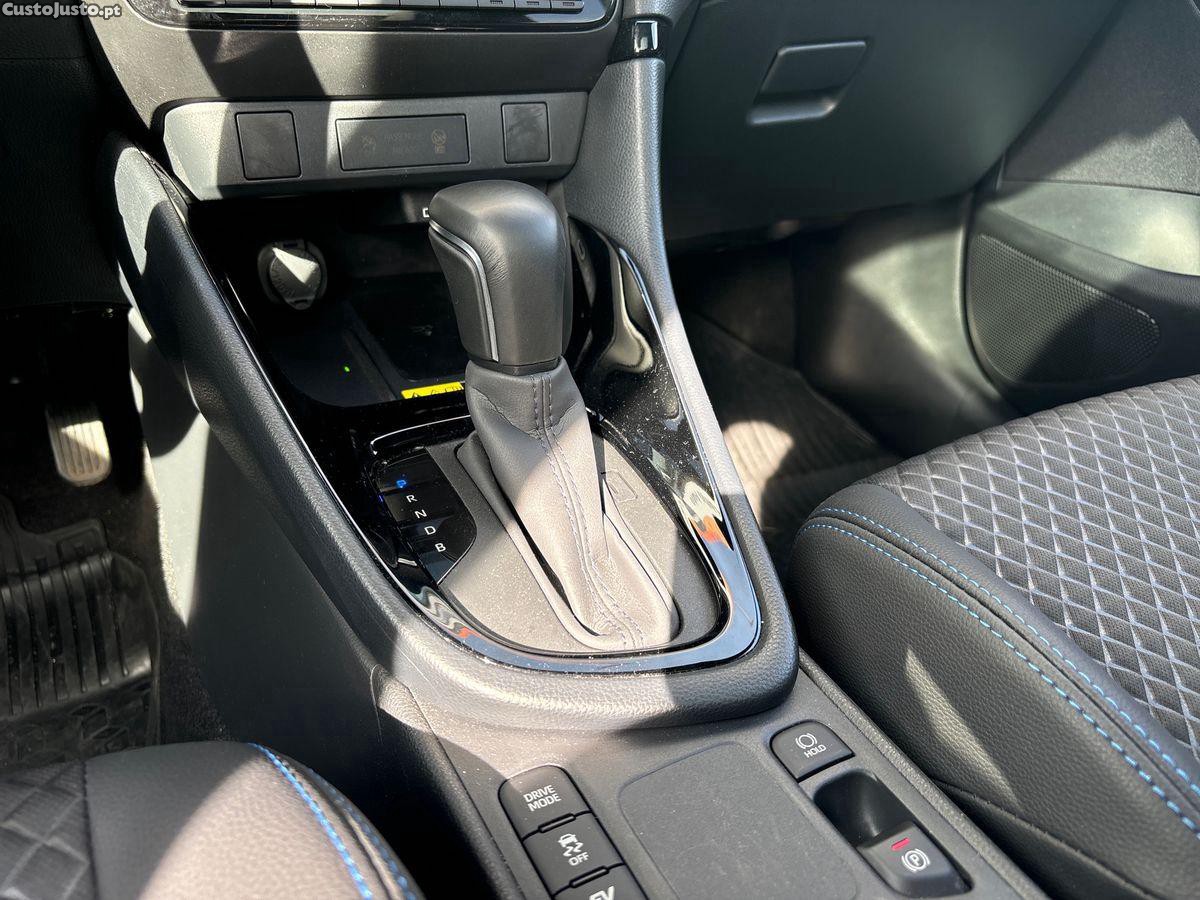 Toyota Yaris 1.5 HDF Premier Edition — fotografia 11