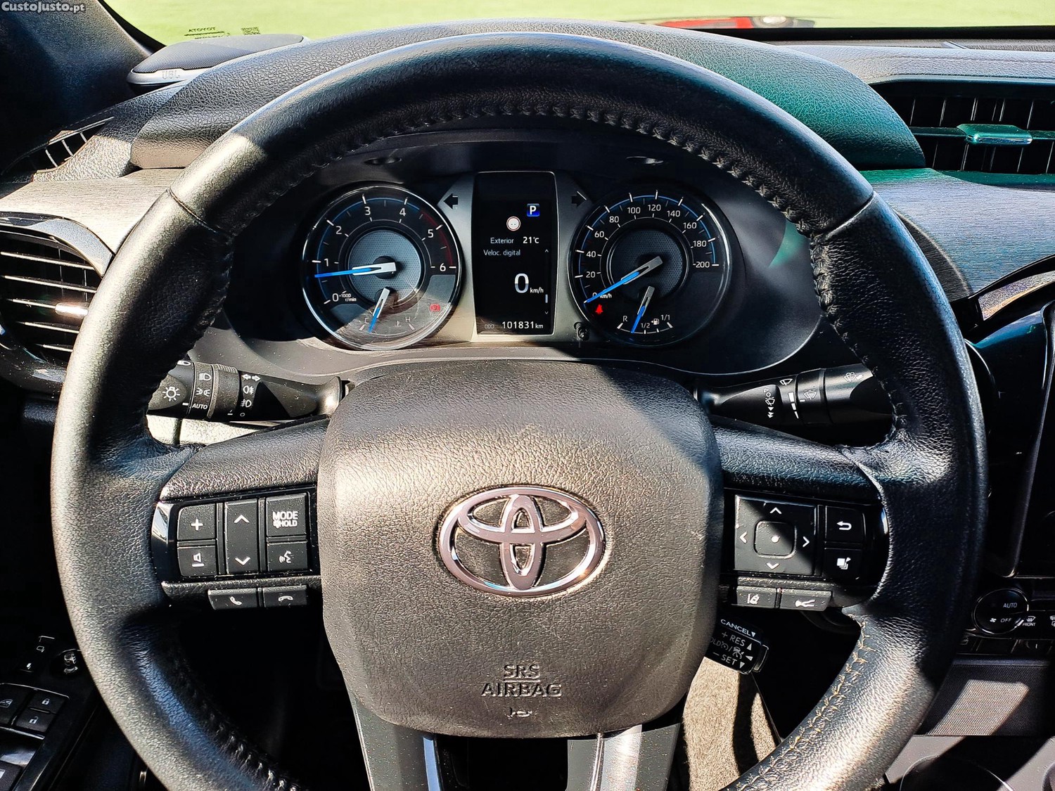 Toyota Hilux INVICIBLE 2.8 D4D CD 204CV DIESEL 2022 — fotografia 21