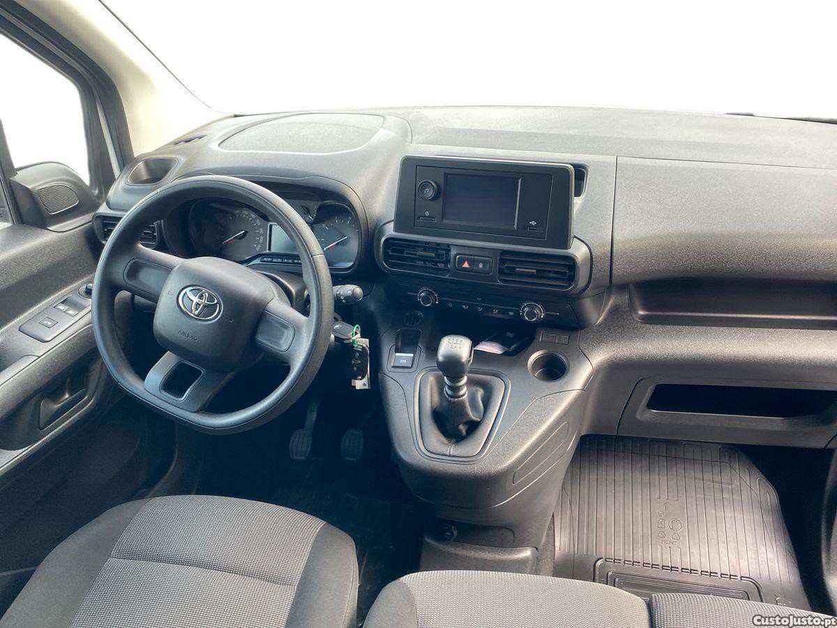 Toyota Proace City 1.5D L2 Comfort — fotografia 9