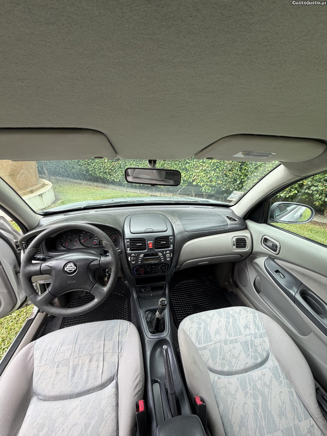 Nissan Almera 2.2 — fotografia 8