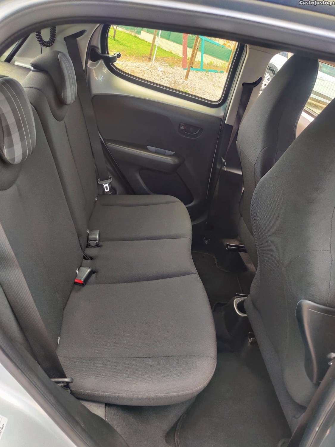 Peugeot 108 ACTIVE 1.0 VTI — fotografia 7