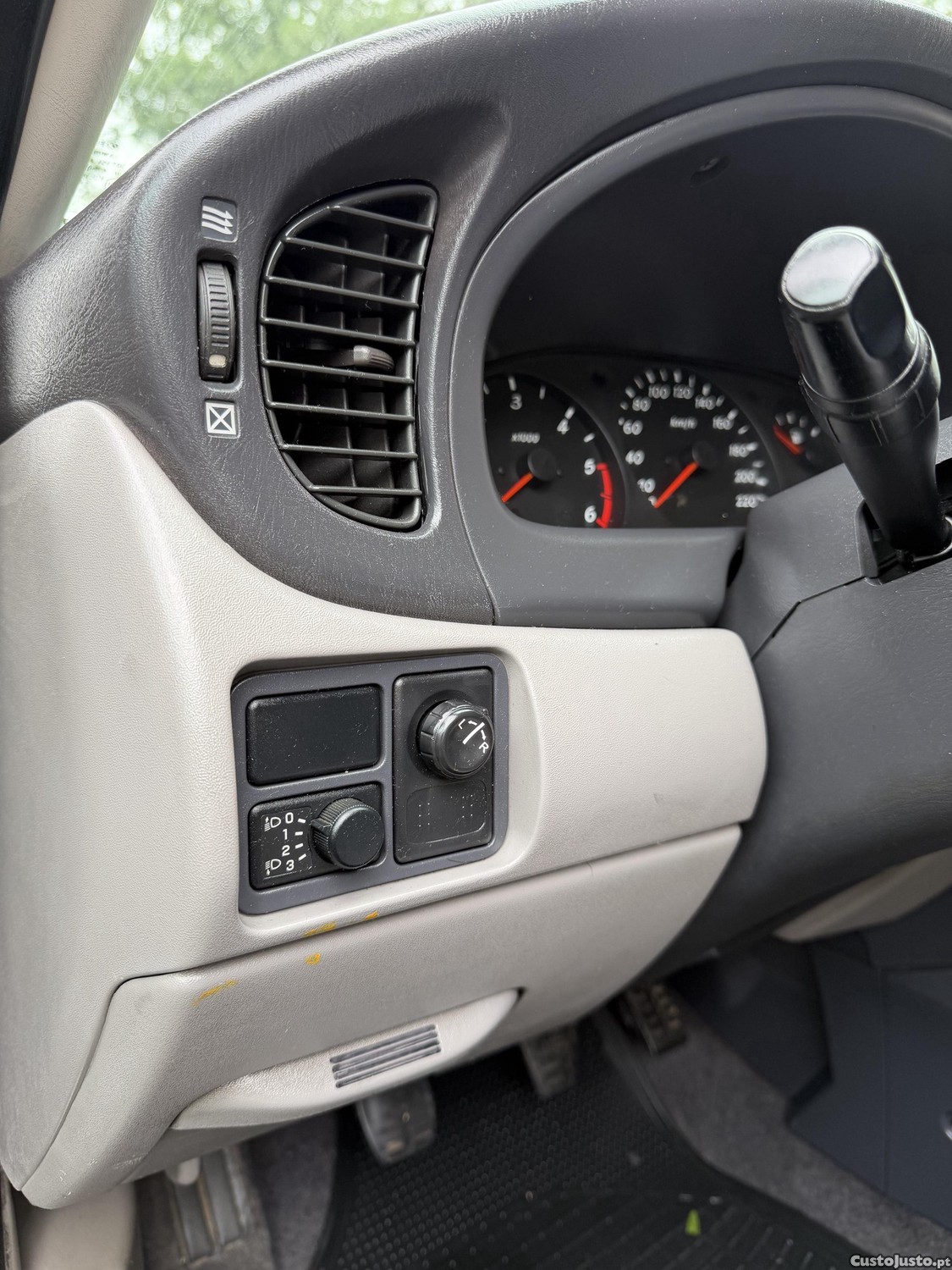Nissan Almera 2.2 — fotografia 10