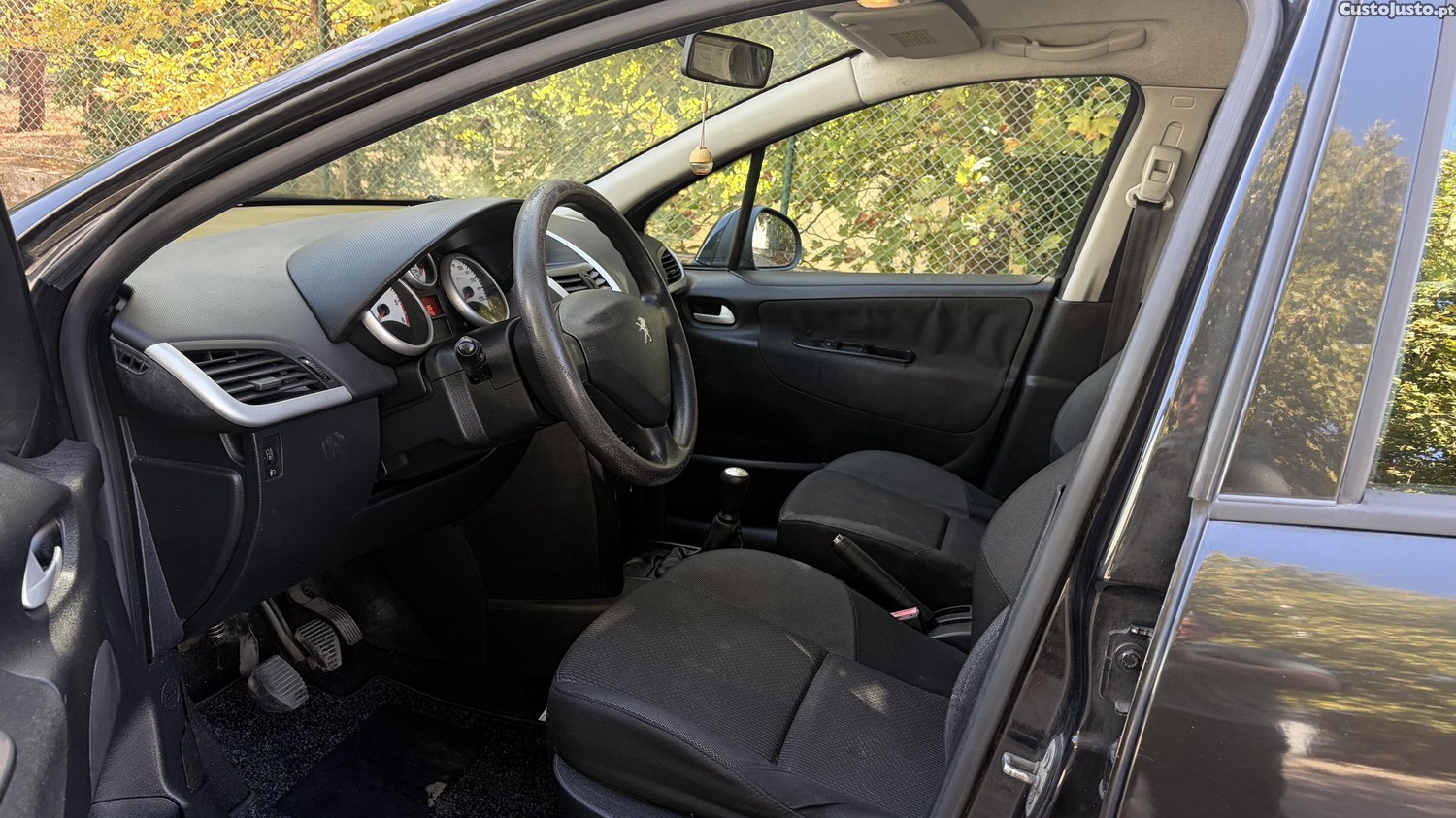 Peugeot 207 SW 1.6 hdi — fotografia 2