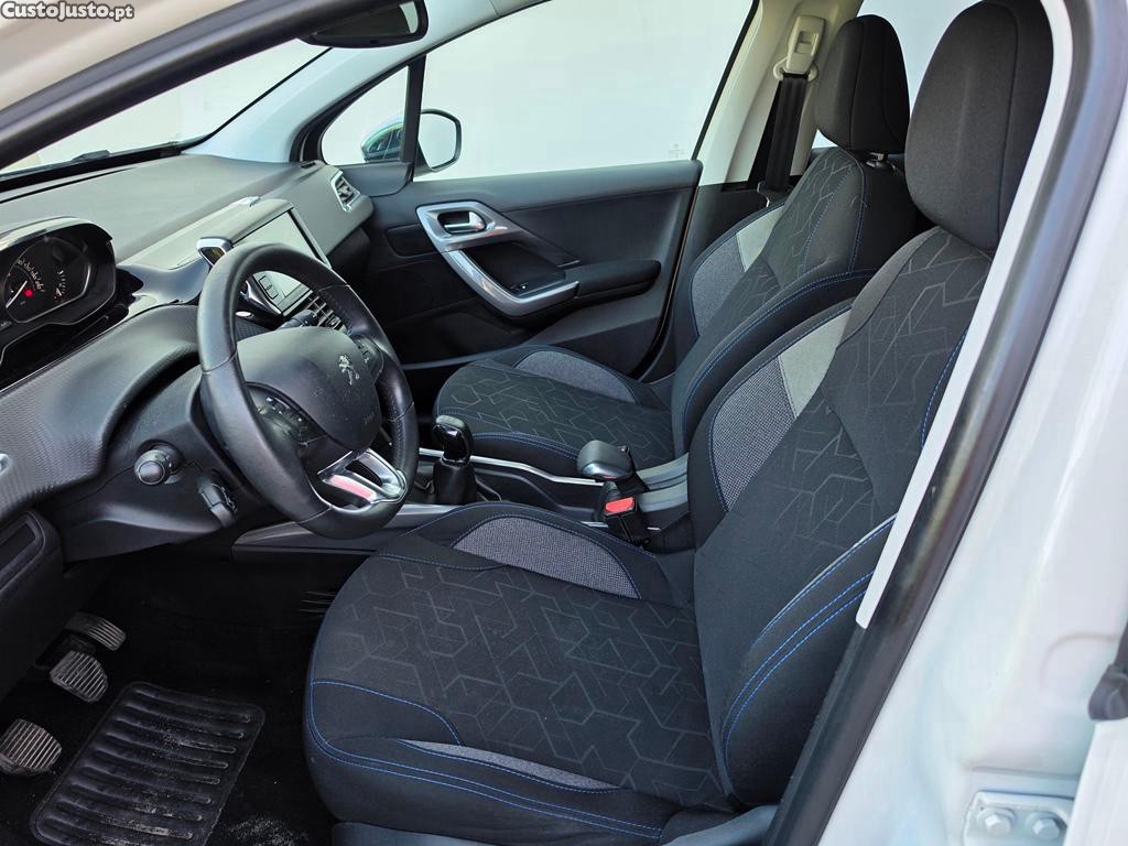 Peugeot 2008 1.2Vti 82Cv 90.000Km Style 06/2018 — fotografia 6