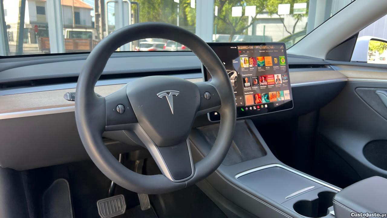 Tesla Model 3 Y — fotografia 6