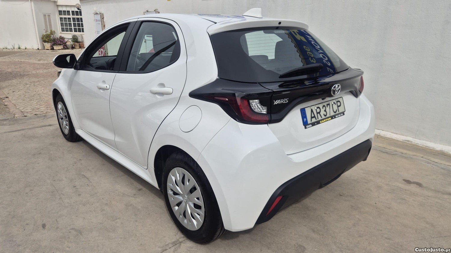 Toyota Yaris 1.0 VVT-iComfort — fotografia 14
