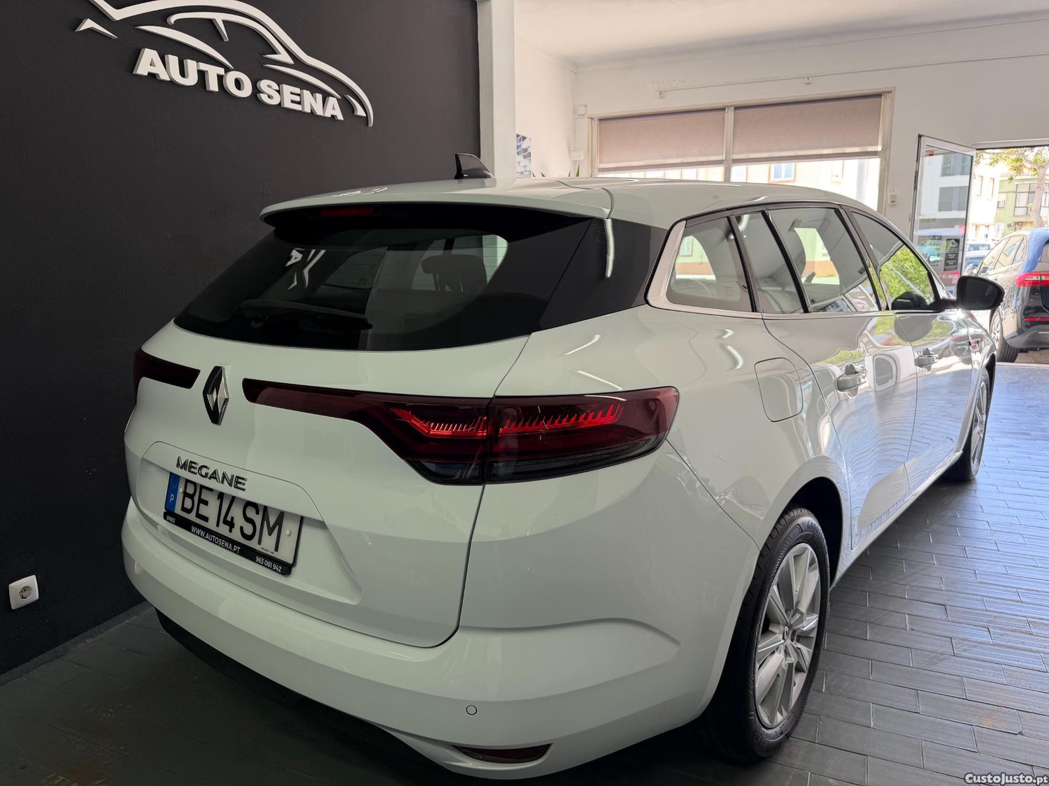 Renault Mégane Sport Tourer1.5 Blue dci Equilibre EDC — fotografia 9