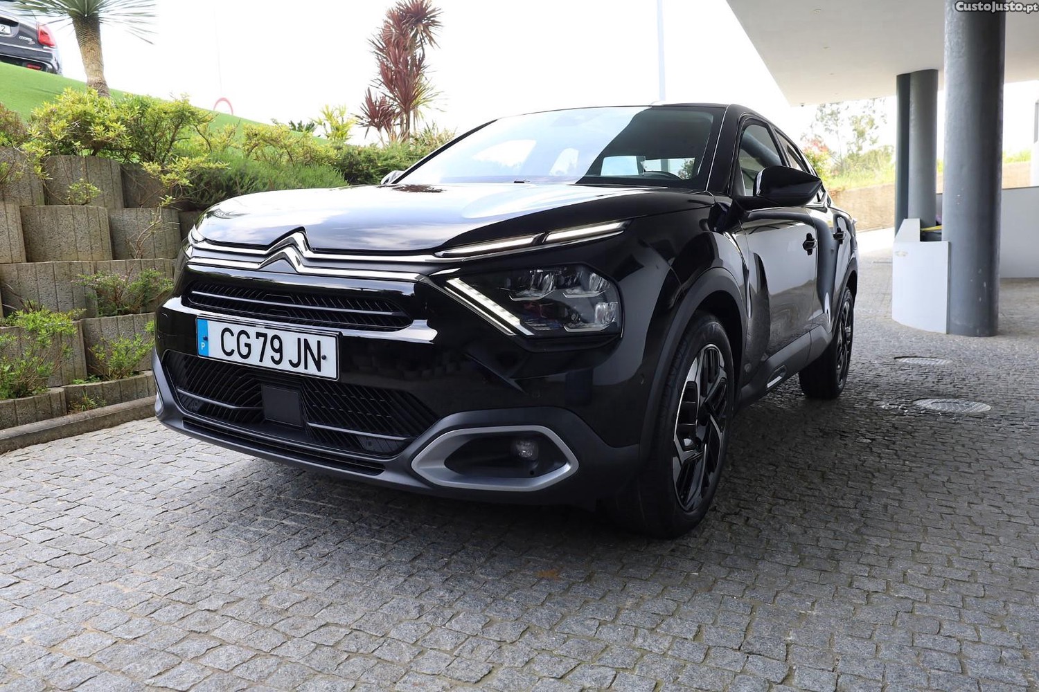 Citroën C4 X 1.2 PureTech Shine EAT8 — fotografia 15