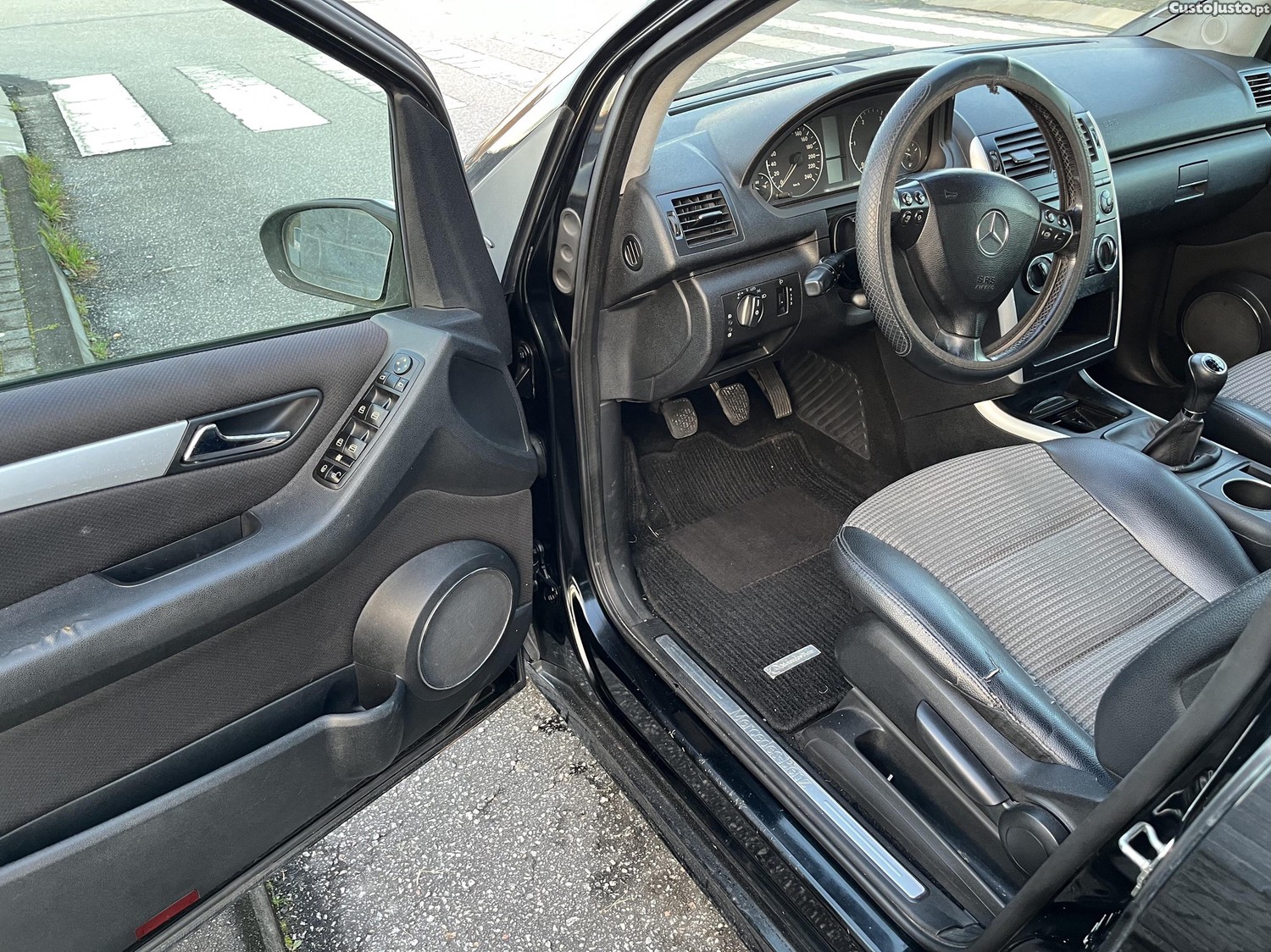Mercedes-Benz A 180 A180CDI Avantgarde — fotografia 5