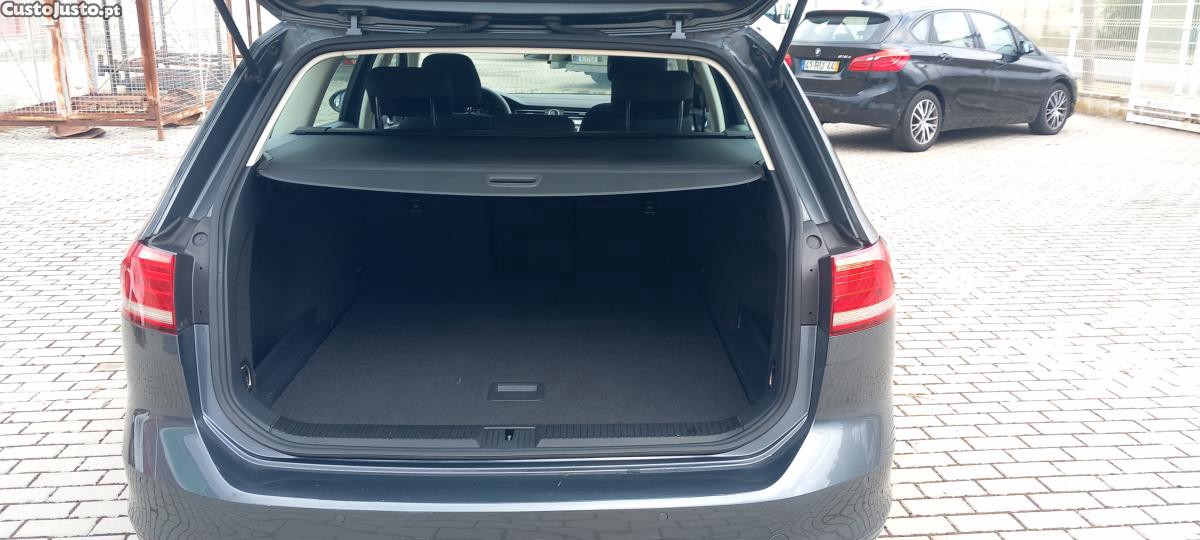 Volkswagen Passat 2.0TDI 150 CV BLUEMOTION — fotografia 2