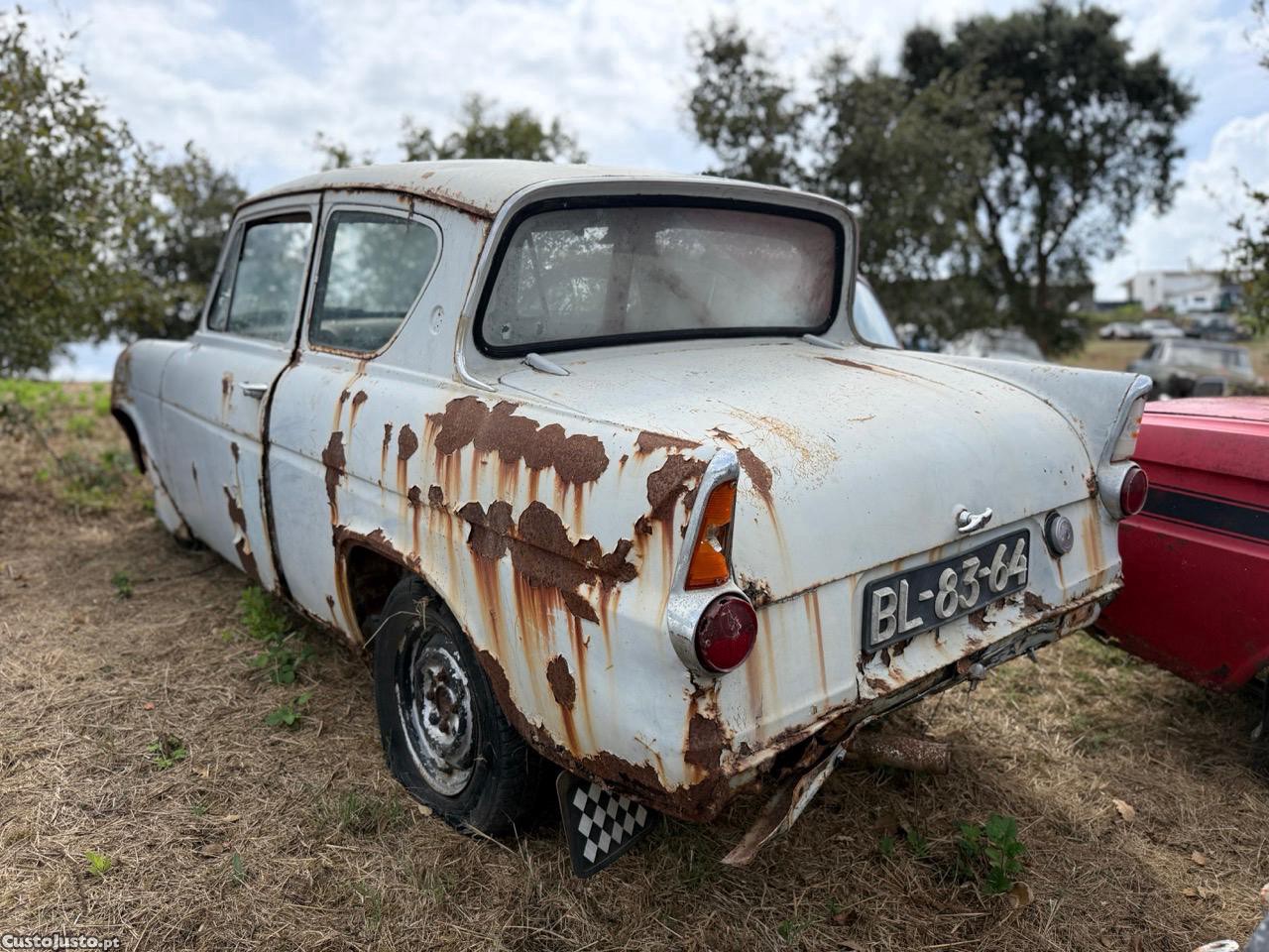 Ford Anglia 1962 — fotografia 13