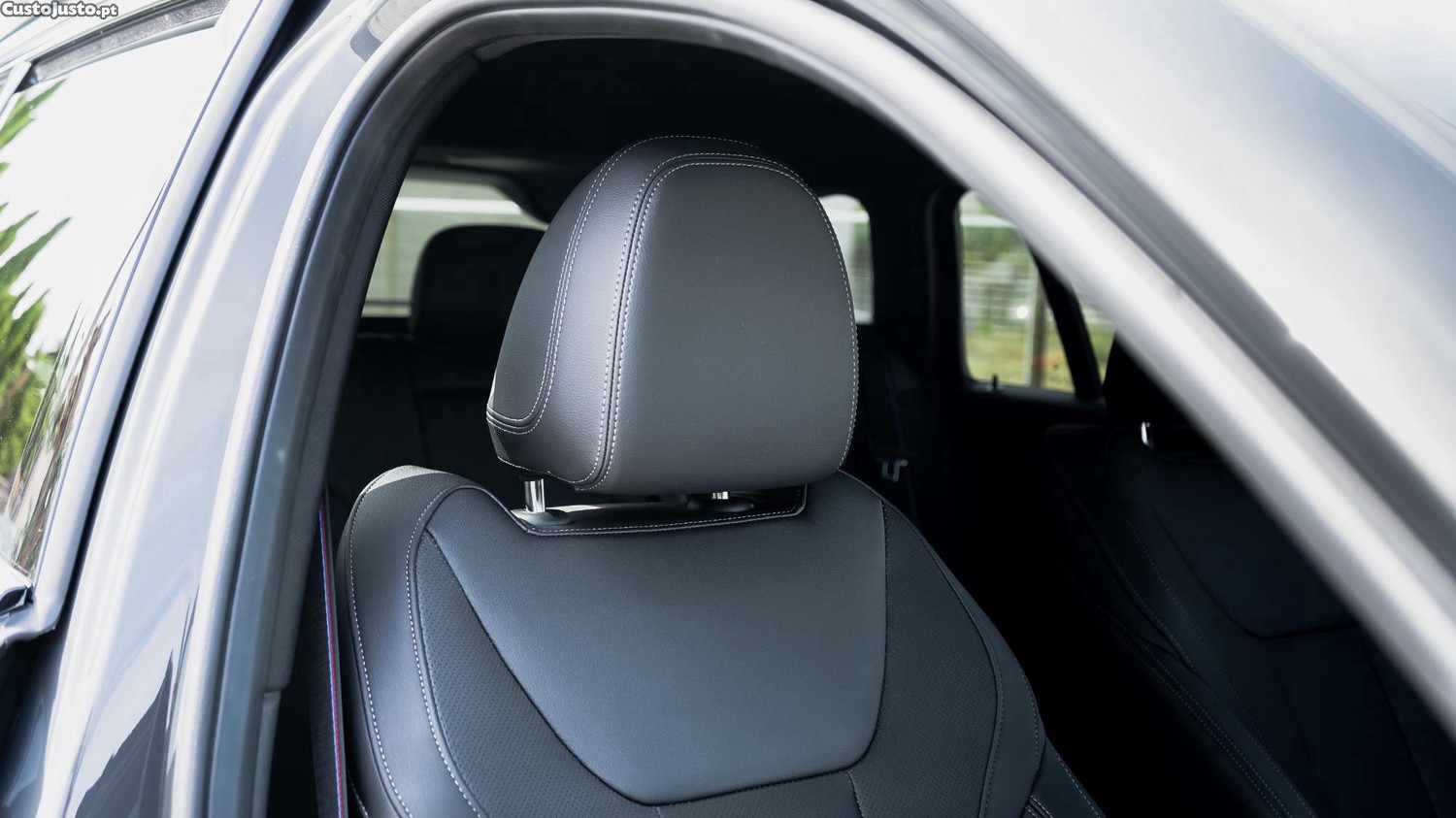 BMW 330 e Pack Desportivo M Pro Auto — fotografia 5