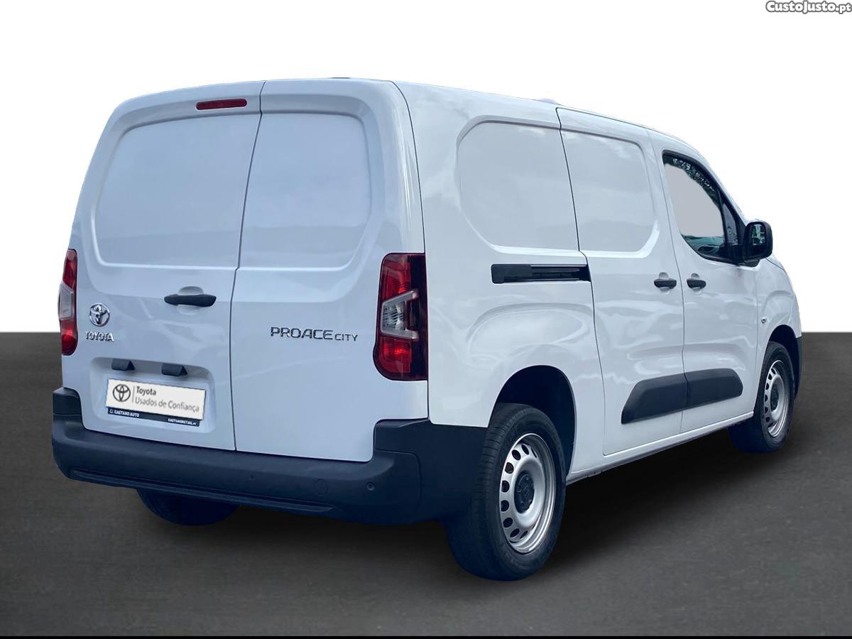 Toyota Proace City 1.5D L2 Comfort — fotografia 3