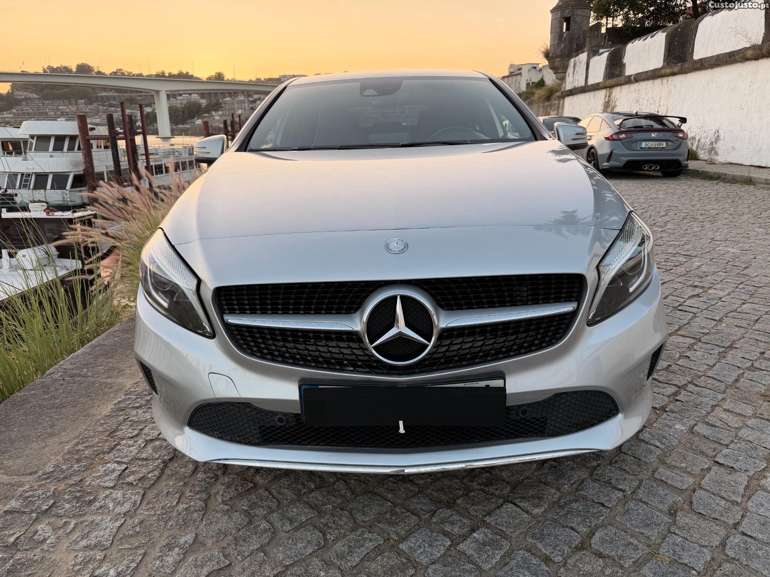 Mercedes-Benz A 200 d 7G-DCT Urban — fotografia 16