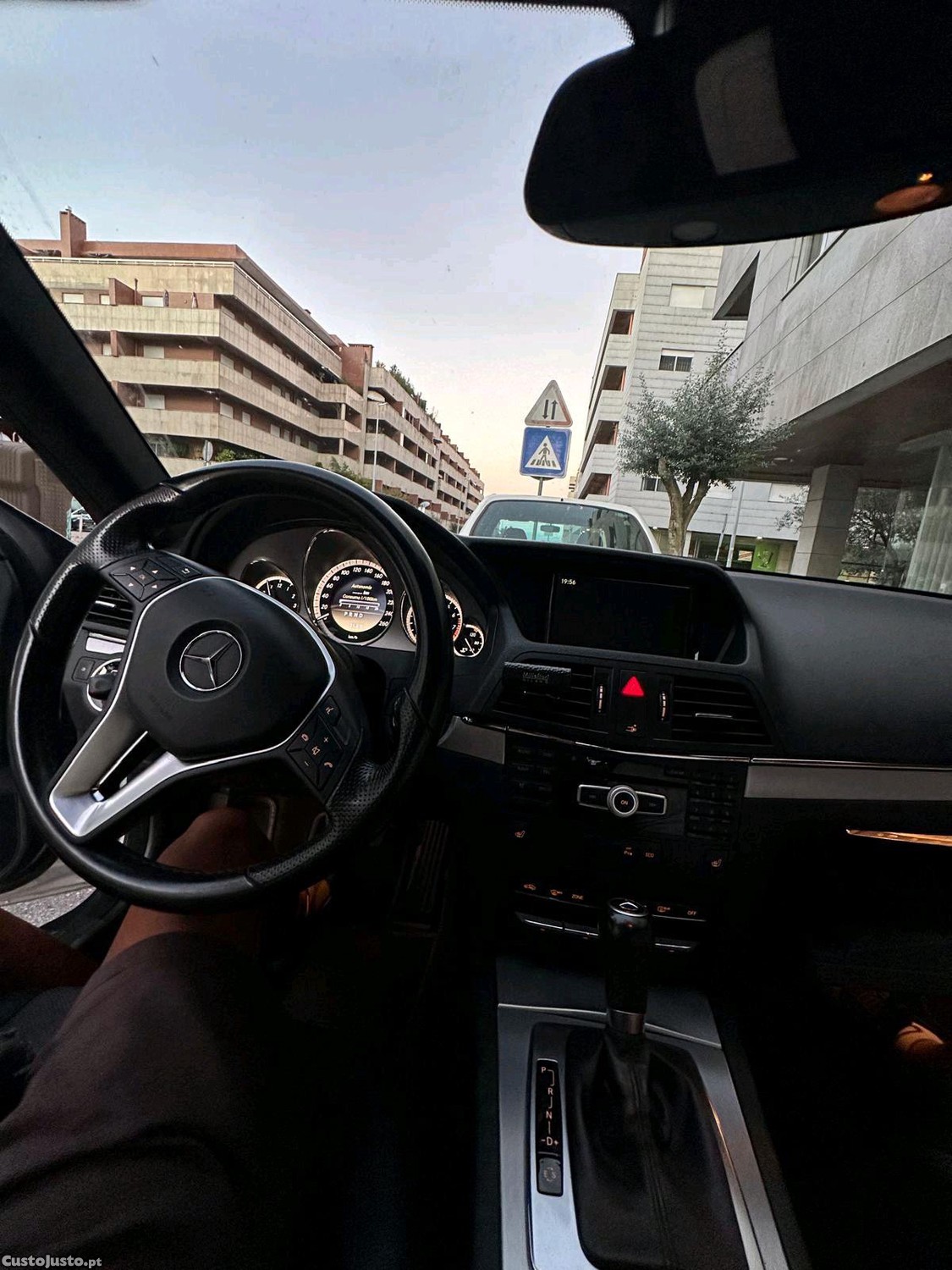 Mercedes-Benz E 200 E200 — fotografia 3