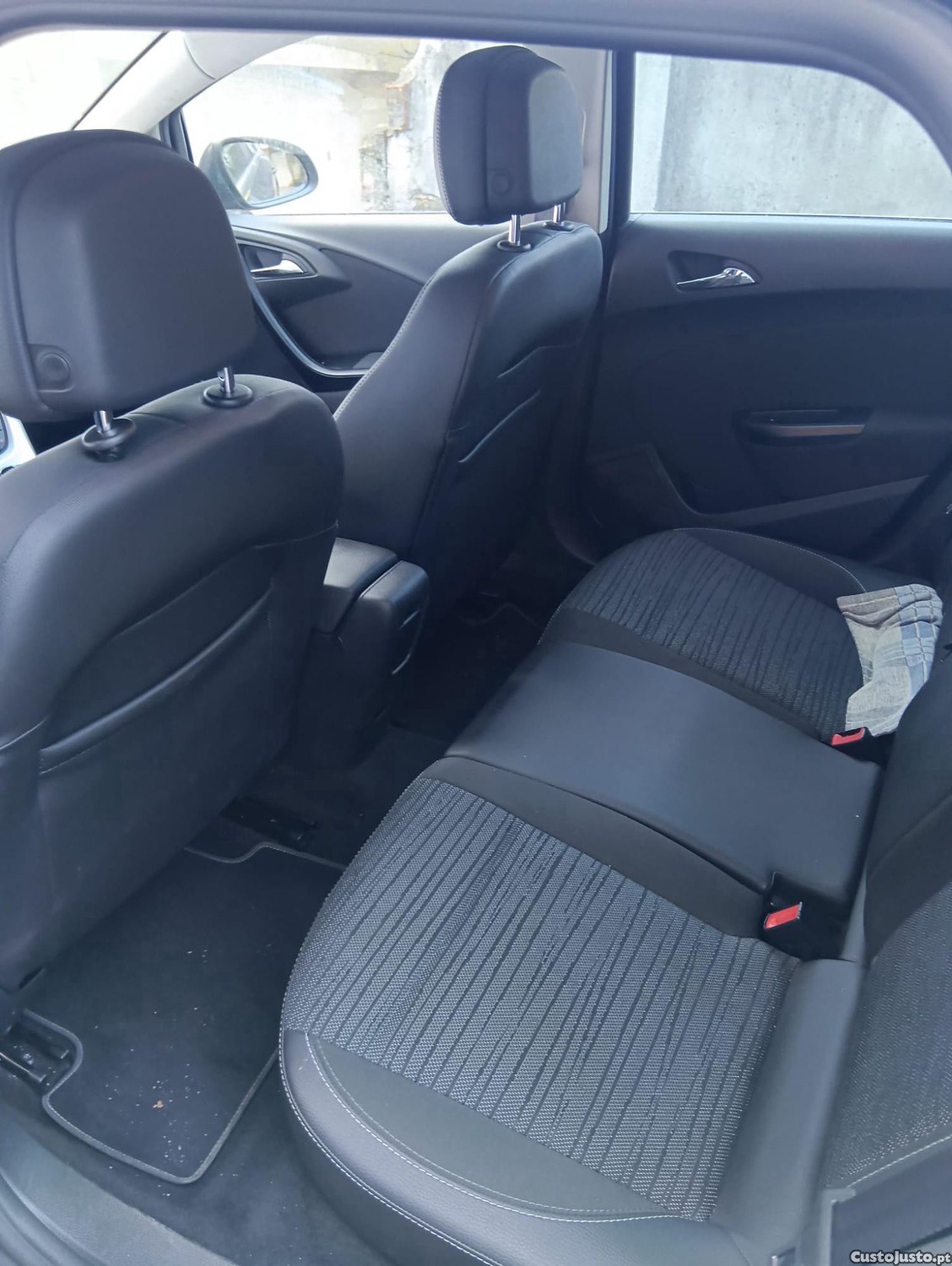 Opel Astra Sports Tourer — fotografia 9