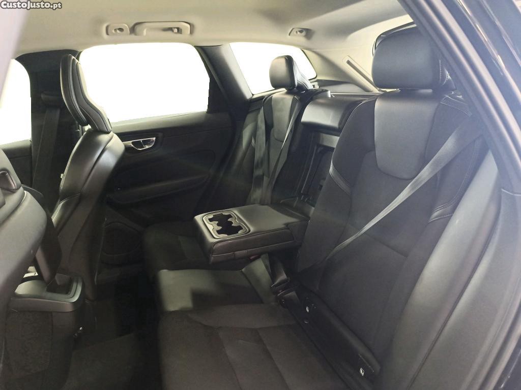 Volvo XC60 D3 MOMENTUM - 18 — photo 4