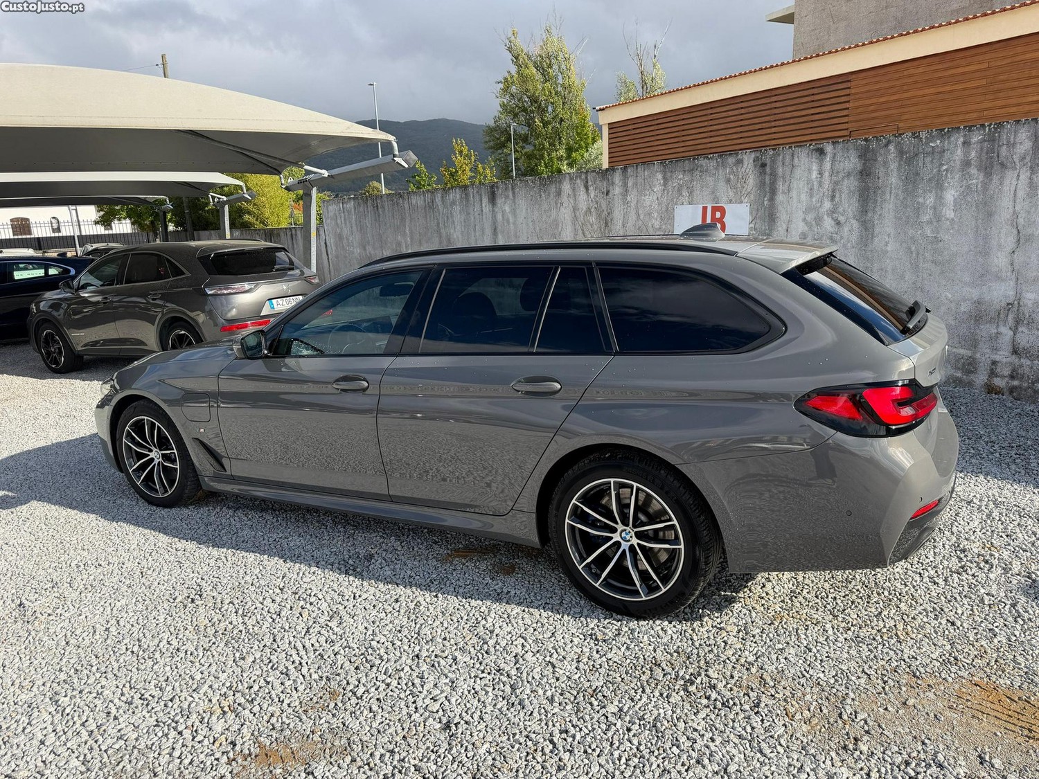 BMW 530 e Pack Desportivo M — fotografia 13