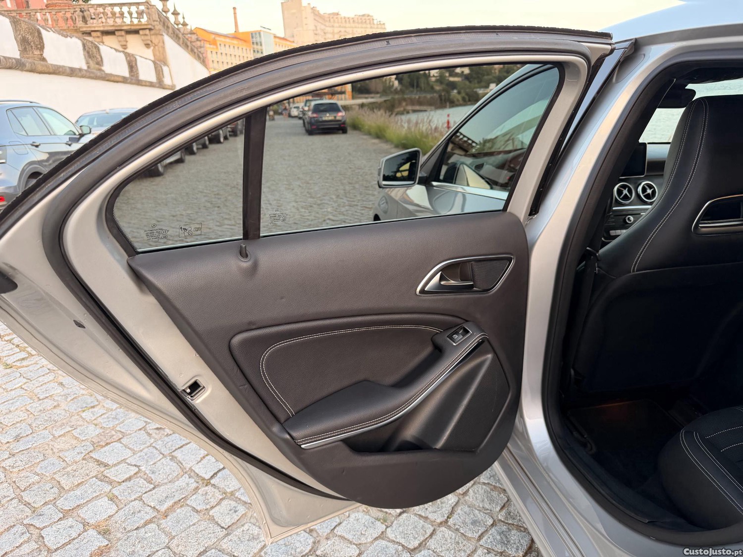 Mercedes-Benz A 200 d 7G-DCT Urban — fotografia 10