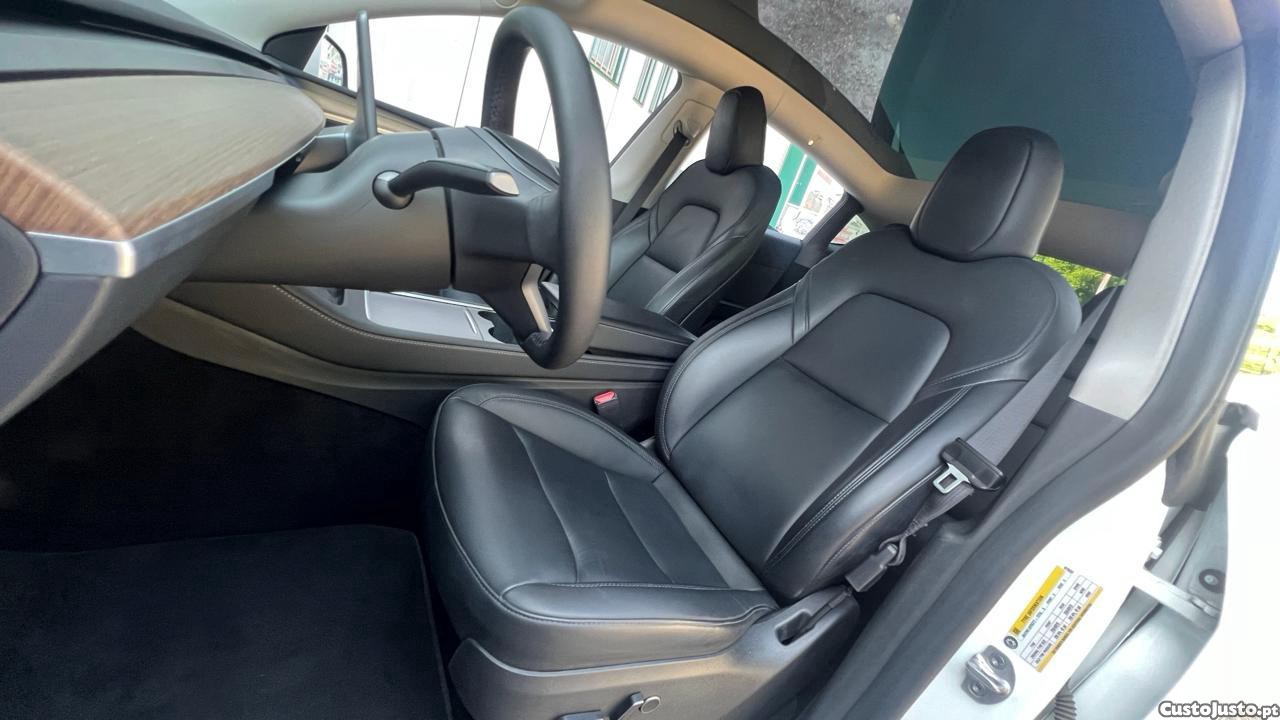 Tesla Model 3 Y — fotografia 5