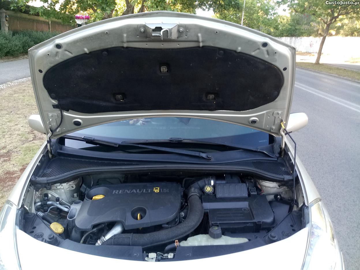 Renault Clio 3- 5 portas — fotografia 4