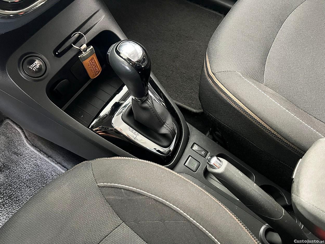 Renault Captur 1.2 TCe Exclusive EDC — fotografia 9