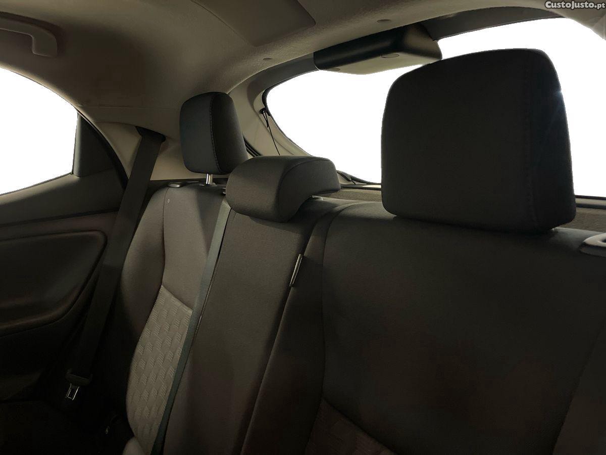 Toyota Yaris 1.5 HDF Comfort Plus — fotografia 3