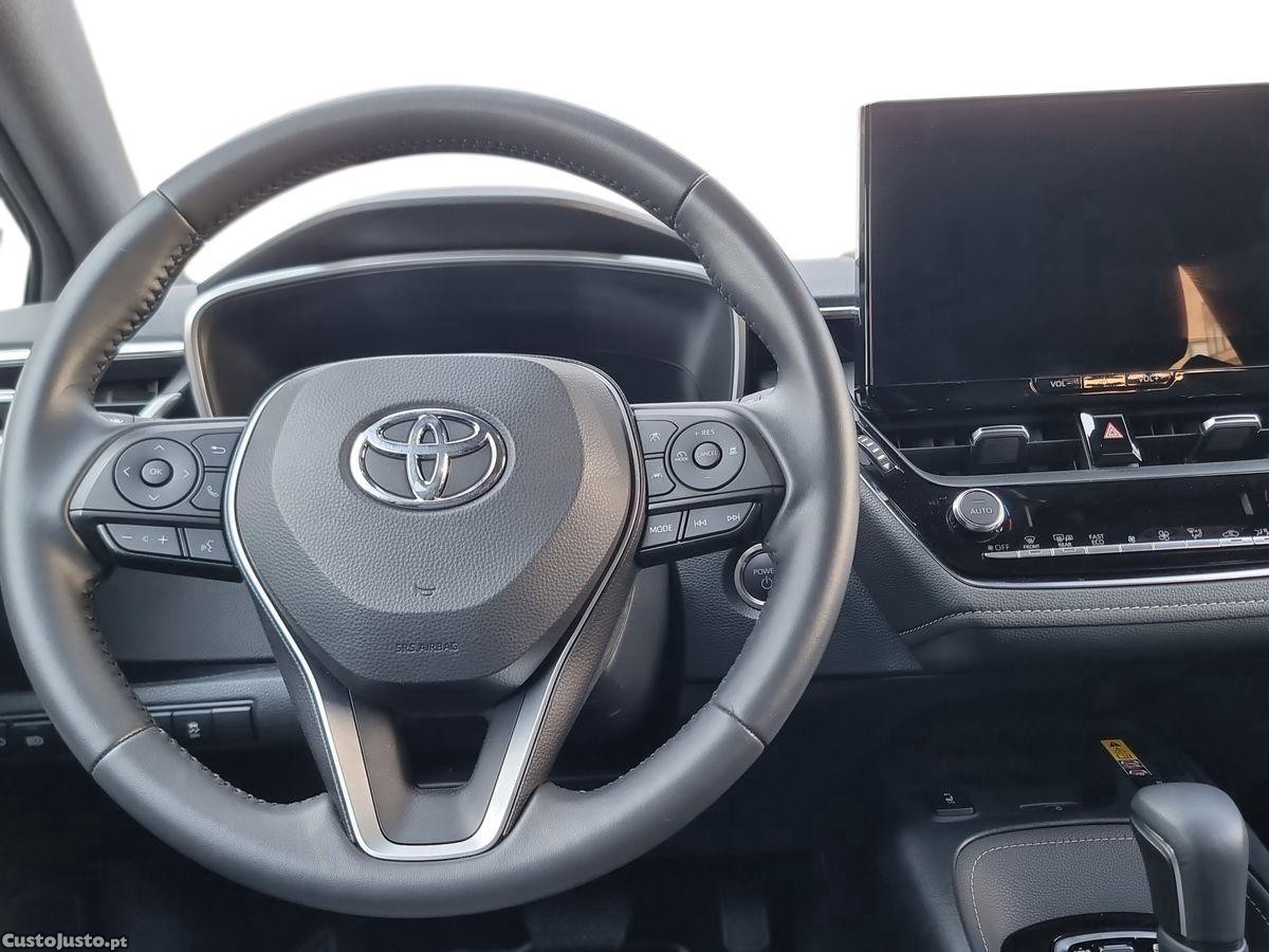 Toyota Corolla TS 1.8 Hybrid Comfort Plus — fotografia 8