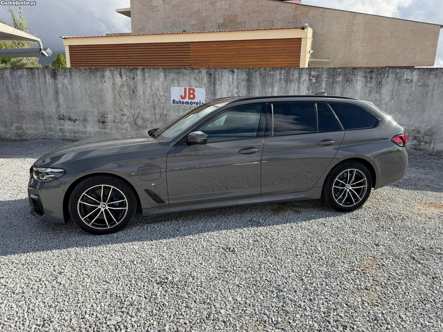 BMW 530 e Pack Desportivo M — fotografia 12