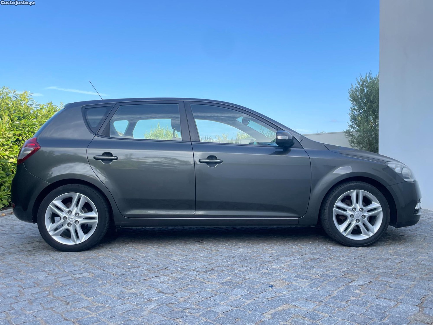 Kia Ceed CRDI EX ECO — fotografia 9